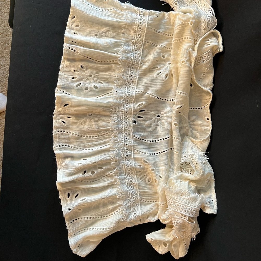 Storee Cream Top Open Back - Picture 2 of 14